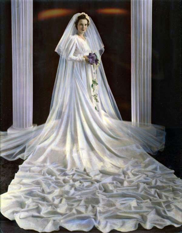 wedding dresses 1940s inspired